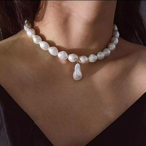 Baroque Style Faux Pearl Choker Necklace